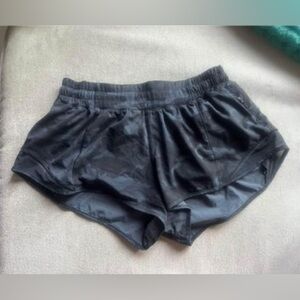 Lululemon Hotty Hot Short 2.5in